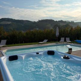 Cà d'Rita Monferrato - Chardonnay idromassaggio e piscina esterni, hotel a Vaglio Serra