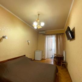 Номери в затишному Одеському дворику, Hotel in Odessa