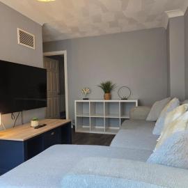 Charming 4 Bed with Free Parking
