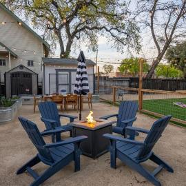 Hideaway on Oak by AvantStay