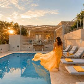 Cretan Breeze Villa Heated Pool, hotel u gradu Dhrámia