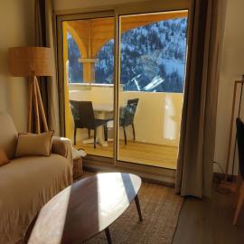 Iso At The Top, hotel din Isola