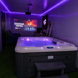 The Lodge-private indoor hot tub Garvagh retreats, hotel in Garvagh