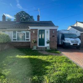 Air Conditioned Motorhome Escape in Surrey