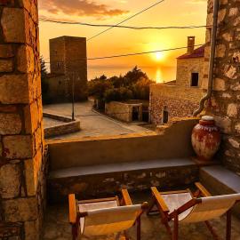 Diaks Tower Sunset Sea View Mani, hotel in Pyrgos Dirou