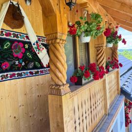 Domeniul Ursului, hotel u gradu 'Vadu Izei'