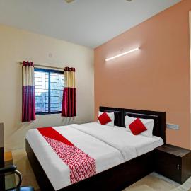 Hotel O SR Residency, hotel em Bārang