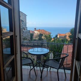 La Corinna Apartments
