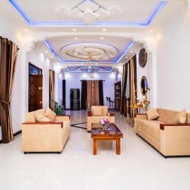 The Moonlight Luxury Villa, отель в городе Saddam Hussein Village