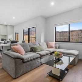 Manor Lakes Luxe
