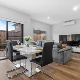 Manor Lakes Luxe
