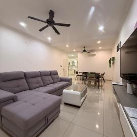 Adira Sendayan 8 to 11 Pax Stay, hotel a Siliau