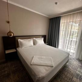 万通中央公园酒店Wantong Central Park Hotel, hotel in Jalal-Abad