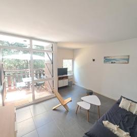 Apartment between Pines & Lake, Hotel in Carcans