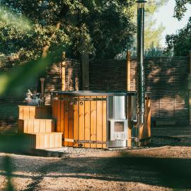 La Tiny sous les pins, hotel v mestu Noves