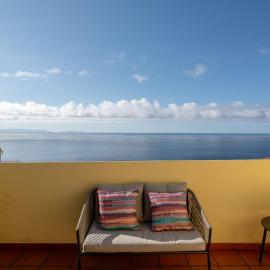 Ocean View Oasis, hotel a Caniço