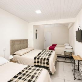 Suíte próximo a BR!, hotel in São José