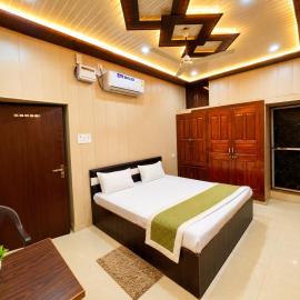 HOTEL VARANASI DV - Near Shree Kashi Vishwanath Temple