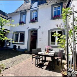 Ferienwohnung Haus Kreutz, hotel in Bruttig-Fankel