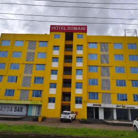 The Moon Hotel Panvel: Āpta şehrinde bir otel