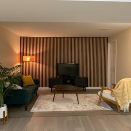 Suite One! Entire basement suite in Olds，位于Olds的酒店