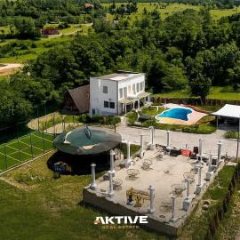 Villa Marigona, Hotel in Novoberdo
