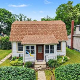 3 Bdrms 2 Bath Easy Walk Downtown, Close to South Beach