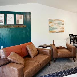 Pet-Family-Friendly Duplex with Parking, מלון בוואסילה