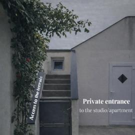 Apartma AURORA: Dekani şehrinde bir otel
