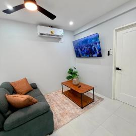 7 on Central - Modern 1br 1bth Apt in Kingston