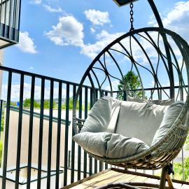 Modern Apartment with Balcony & Free Parking - Near Metro