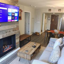 Fall Foliage Getaway Mountain Creek Condo 1 BR Pool & Hot Tub