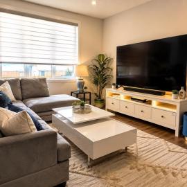 Spacious Calgary Haven l 4BR Home l 3 Bath l AC l Sleeps 8 plus