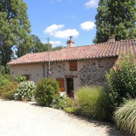 Gîte paisible avec jardin et jeux - 7 pers. - FR-1-622-131, Hotel in Vihiers