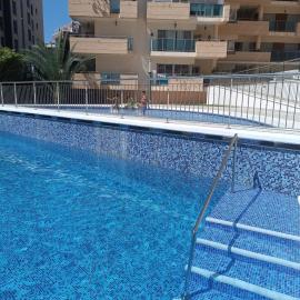 Fantástico apartamento playa، فندق في كالا دي فينيسترات