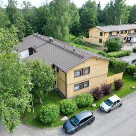 Two bedroom apartment with sauna, hotel em Karjaa