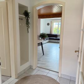 Helle Wohnung nahe Bern, готель у місті Worb