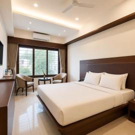 Hotel Kohinoor Plaza - By DM Group