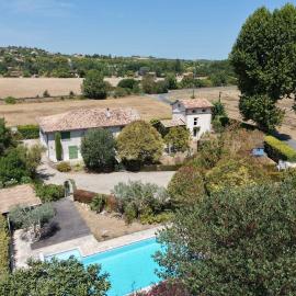 La Toscane Country villa pool sleeps 10, hotel sa Coufouleux