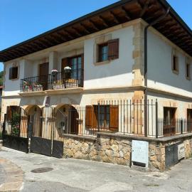 Balentzenea Rural House, hotel a Lesaka