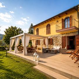 Ca' Degli Ulivi Relax - uso esclusivo con jacuzzi in Lunigiana vicino cinque terre