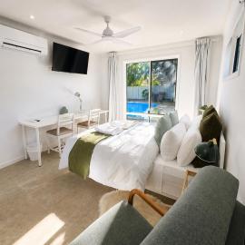 Luxury Private Pool House Near Mooloolaba Beach