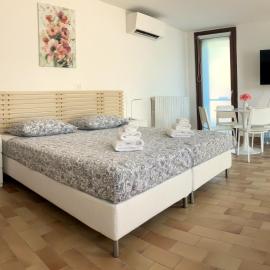 Ciconi Garden Studio Apartment