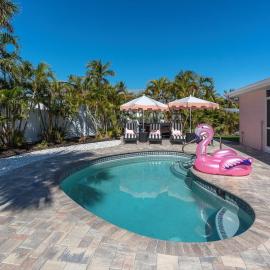 Flamingo Fling - Pool, Hot Tub & Putting Fun!