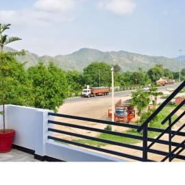 Hotel Mansarovar โรงแรมในMoras