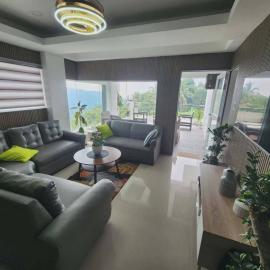 Avana Hills Tagaytay Manor - London, hotel v destinaci Iruhin