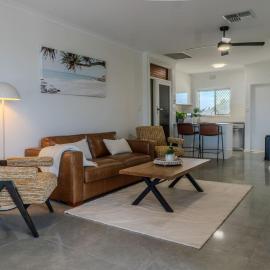 Largs Bay Jetty front Esplanade Stay - Koala Stay