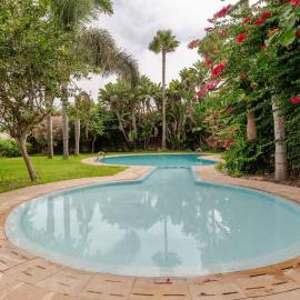 Luxury Villa - Pool - Sidi Bouzid - Parking - WiFi, hotel a Sidi Bouzid