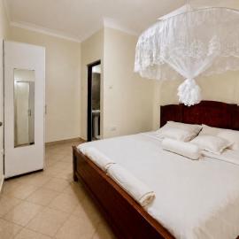 Cosy 2-Bedroom in Entebbe, hotel i Entebbe