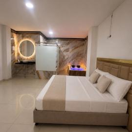 HOTEL LUXURY v